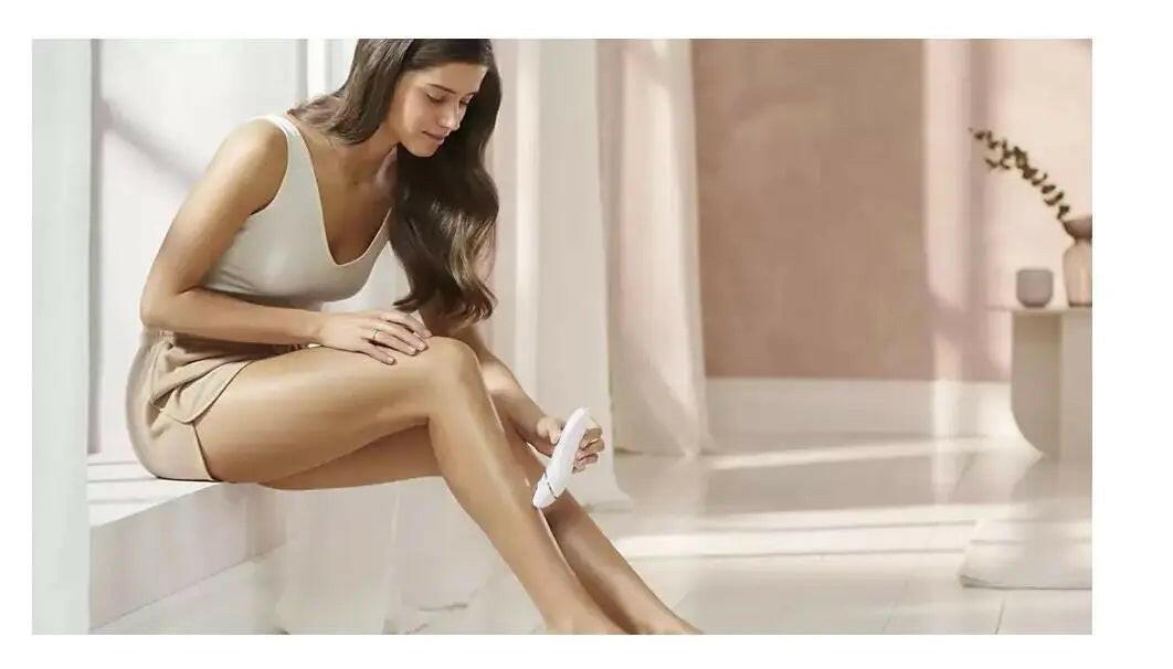 Depilator Philips Seria 8000 BRE700/00.